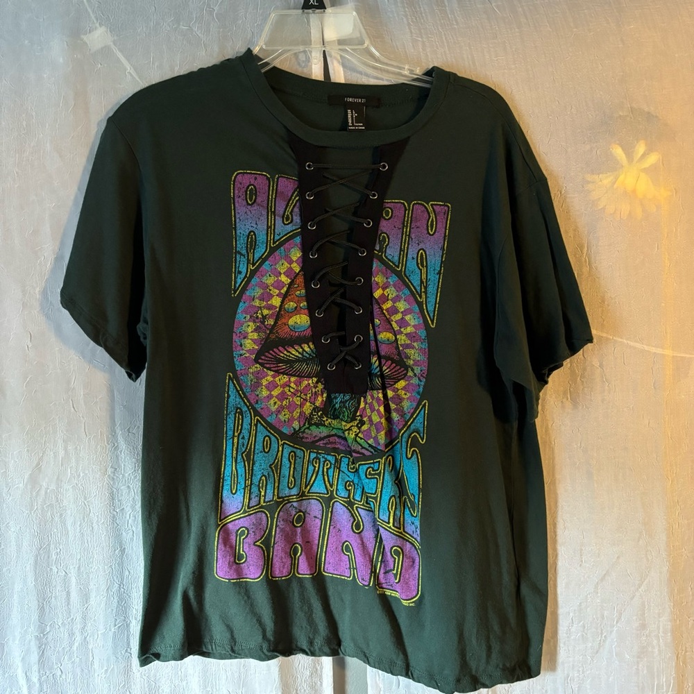 Forever 21 graphic band tee